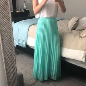 Tobi Pleated maxi skirt